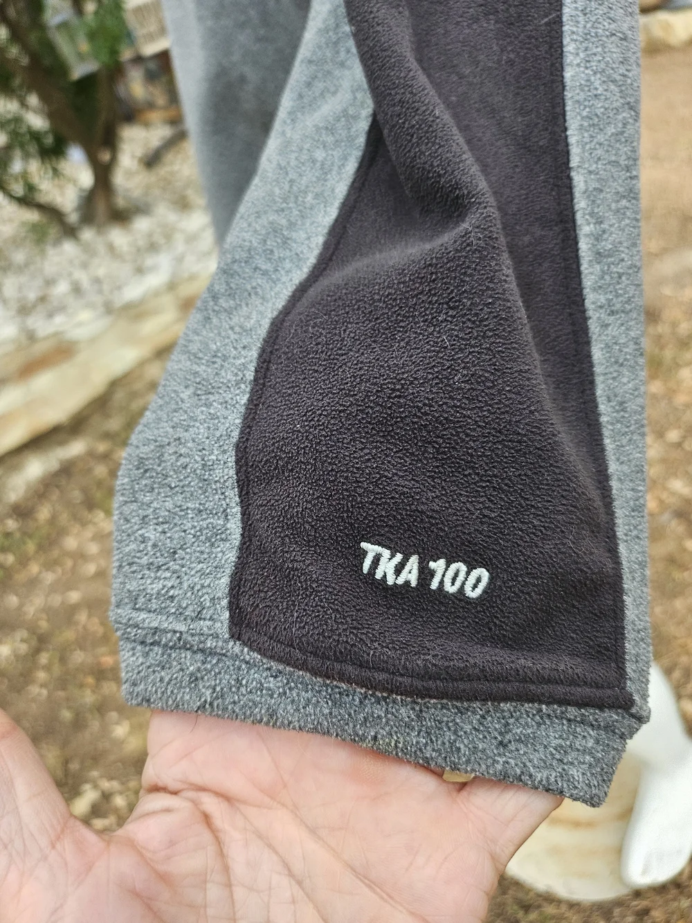 The North Face Men’s Charcoal and Black Half-Zip Fleece Pullover TKA 100 L Read